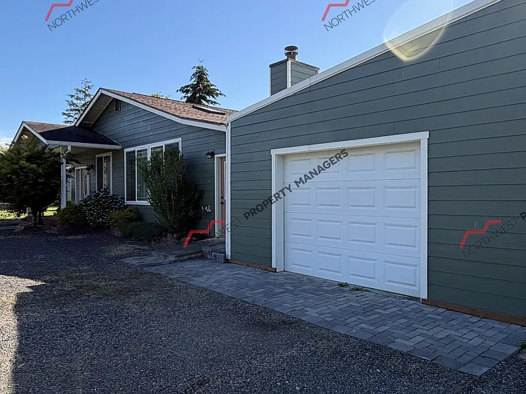 116 Taylor Rd — Photo 3