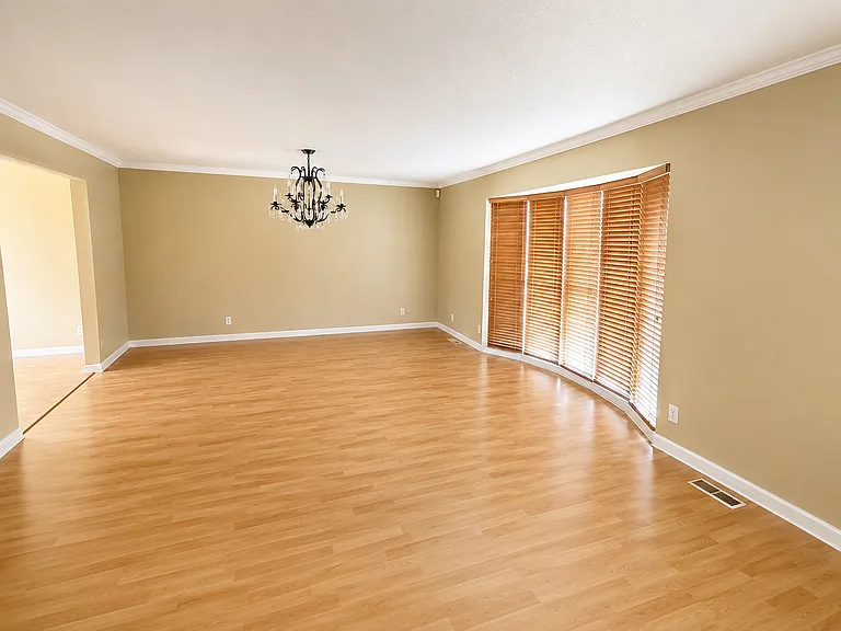 8521 James Ave NE — Photo 4