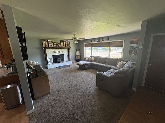 2nd image of 908 Park St