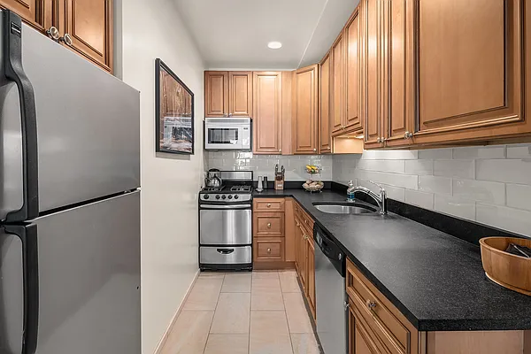 Rented by Compass | media 10