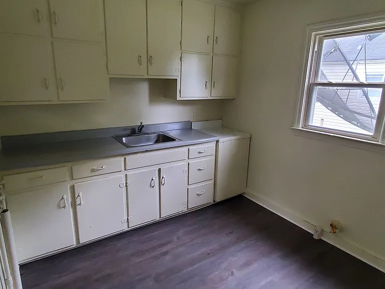 1514 Rainbow Dr — Photo 3