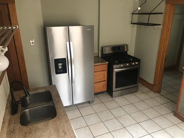 1373 Cove Ave — Photo 4