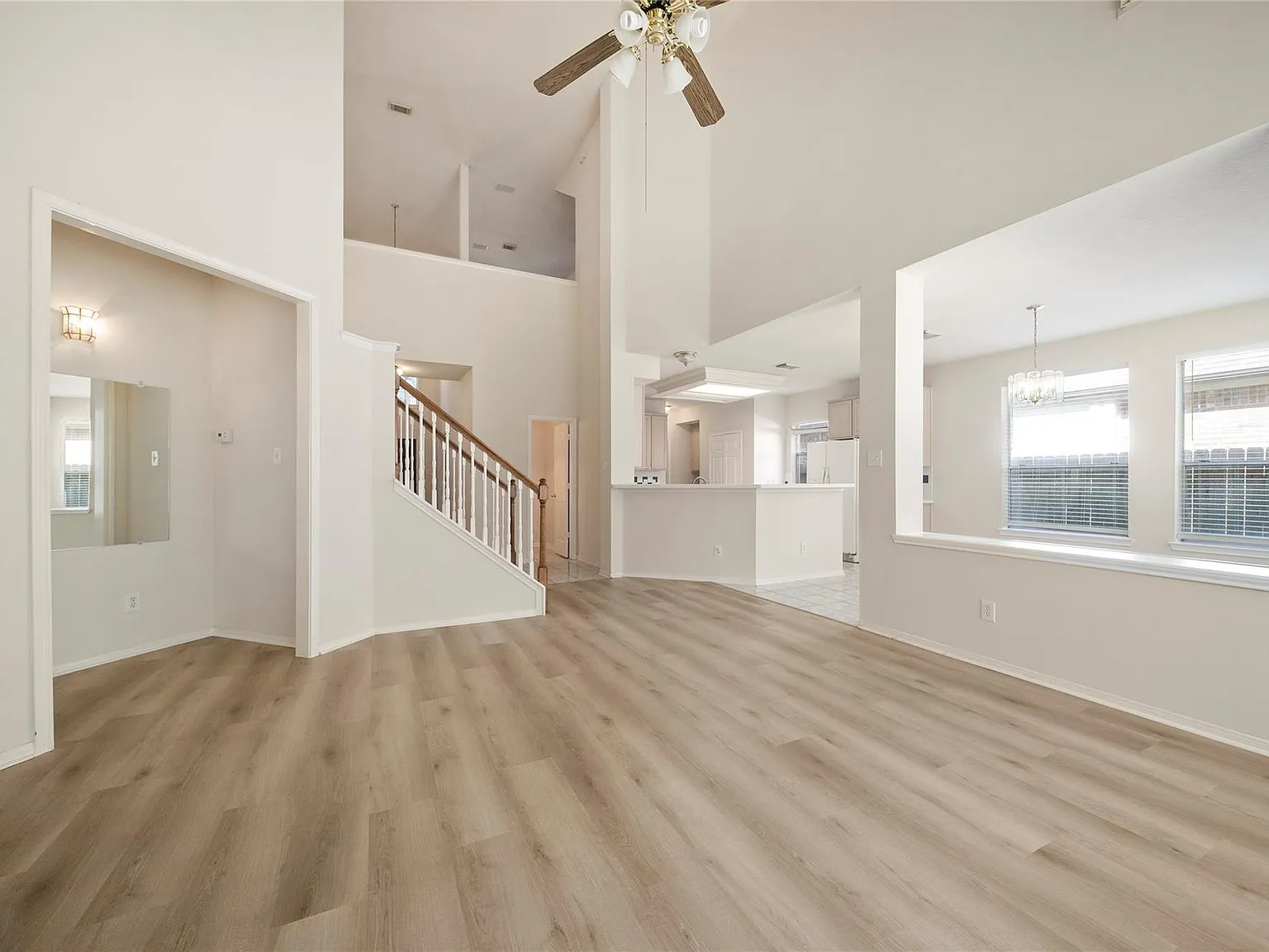4 bed, 2.5 bath, 6325 sqft, $2,345 — Photo 4