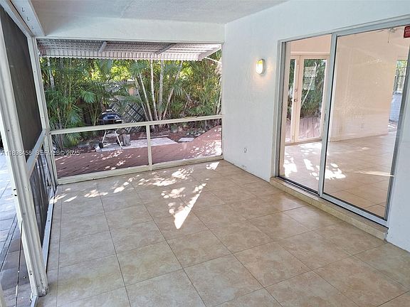 4th image of 1575 NE 38th St #1575