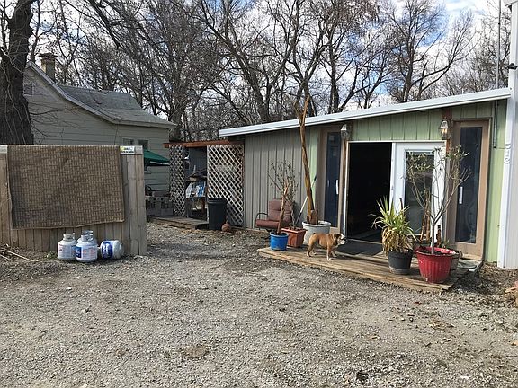 2nd image of 513 E Park St