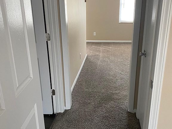 5th image of 206 Dahlia Dr NE