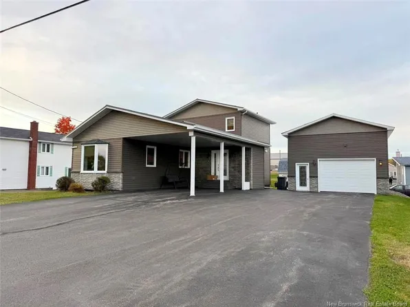 5 Saint Joseph St, Sainte Anne De Madawaska, NB E7E 1K6