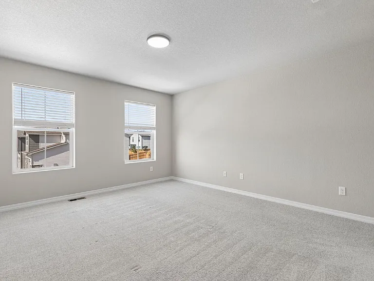 8418 Blue Feather Loop — Photo 21