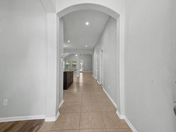 5th image of 21826 Saragosa Pond Ln