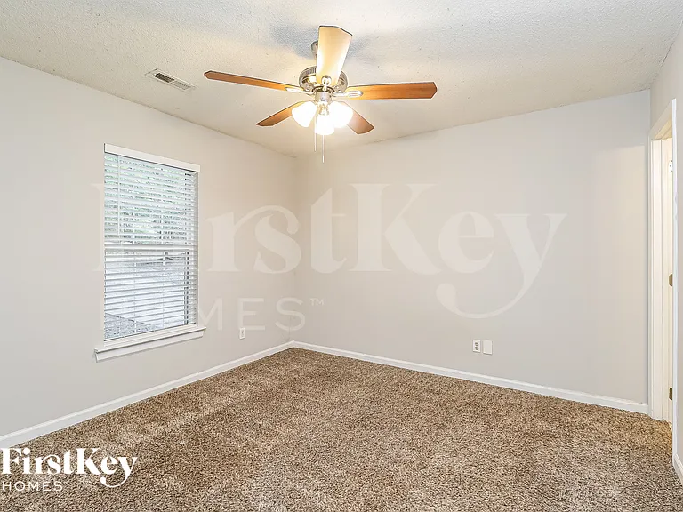 110 Waderich Ln — Photo 14