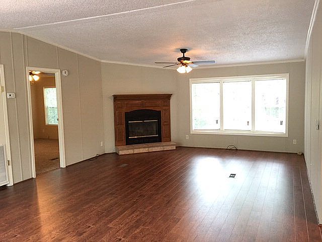 2nd image of 3763 Lee Road 0390