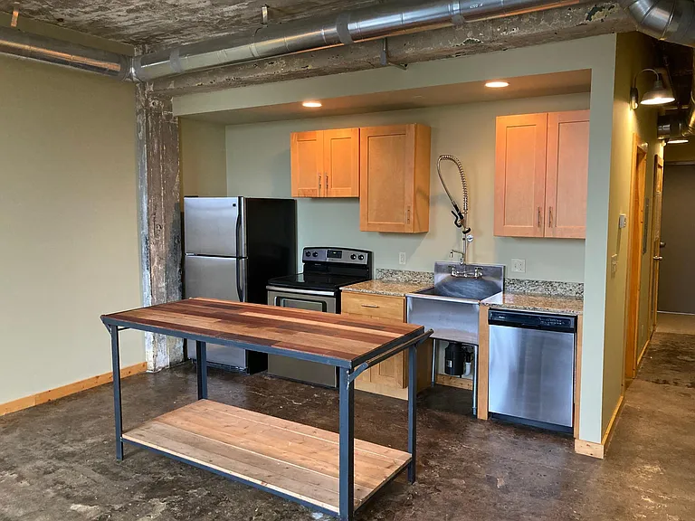 724 S Main Ave #33 — Photo 3