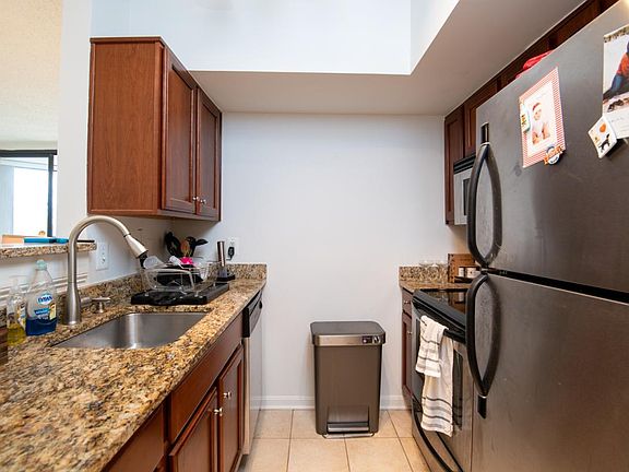 5th image of 1001 N Randolph St APT 223