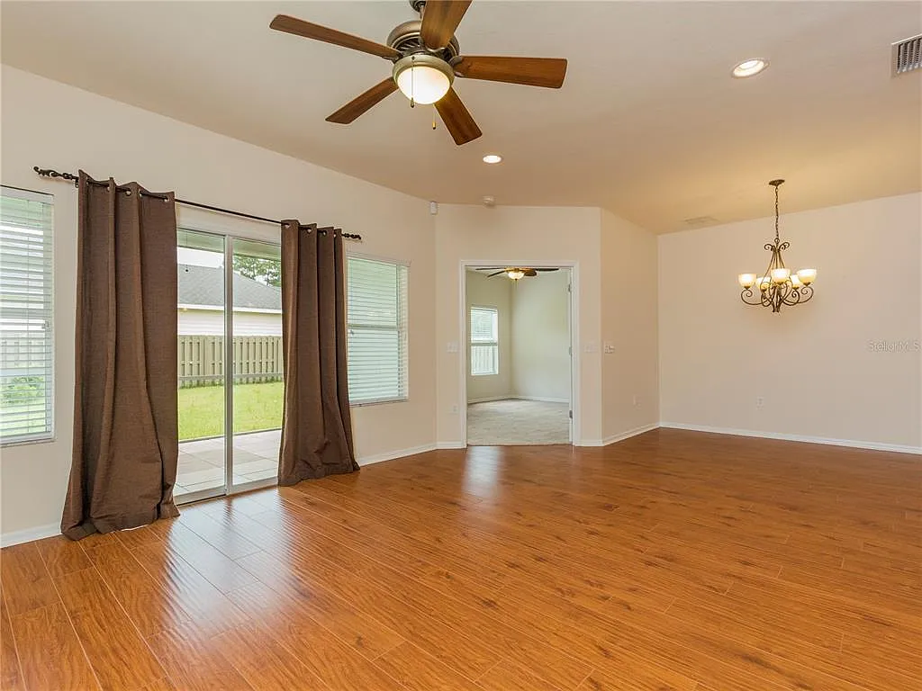 3 bed, 2.0 bath, 1857 sqft, $2,300 — Photo 3