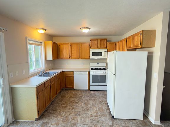 4th image of 4443 Hillrise Ct NE