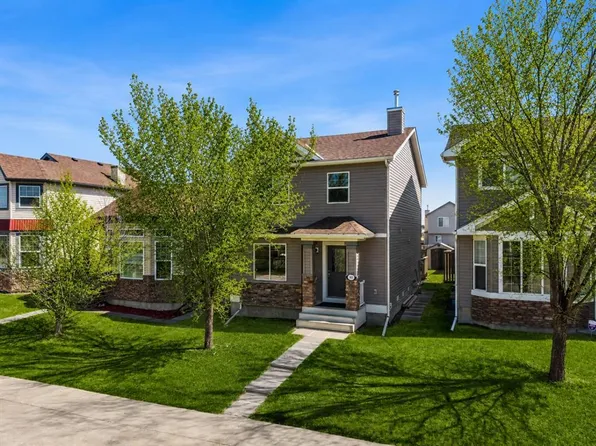 83 N Saddlebrook Gdns NE, Calgary, AB T3J 5M5