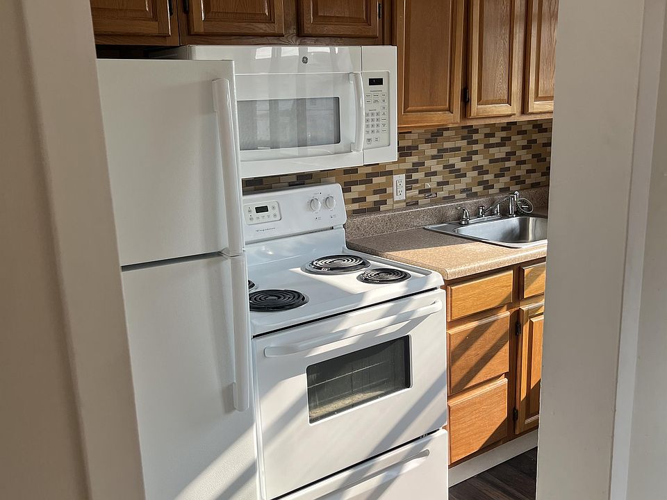 1st image of 420 Walnut Ave #1B