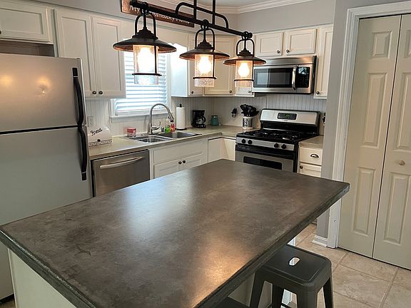2nd image of 3864 Thresher St