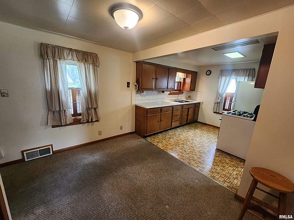 5th image of 4720 Pershing Ave