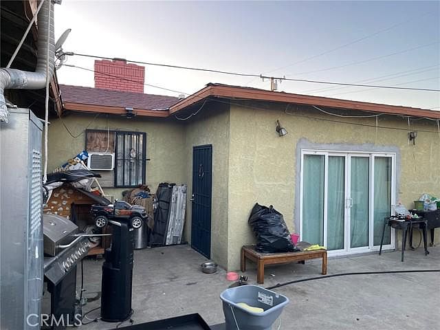 2nd image of 1353 W 6th St