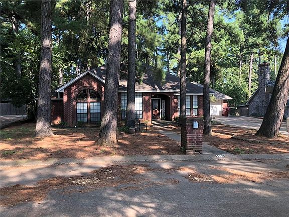 3rd image of 522 Spruce Dr