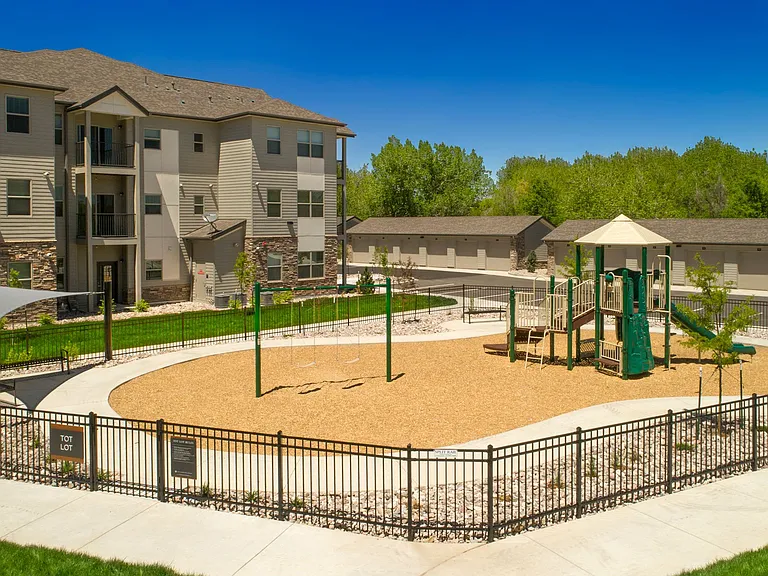 Pinyon Pointe Apartments — Photo 3