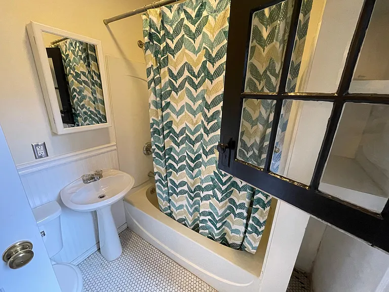 25 S Russell St #1 — Photo 12