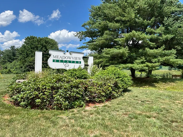 27 Meadowview Cir #27 — Photo 28