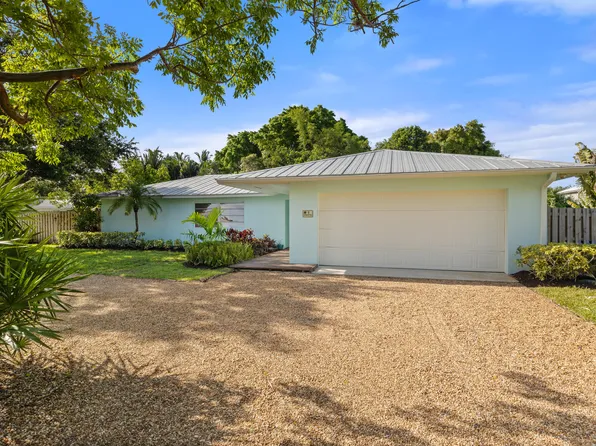 8 Palmetto Way, Tequesta, FL 33469