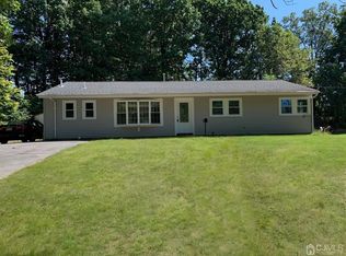 33 Savage Rd, Kendall Park, NJ 08824