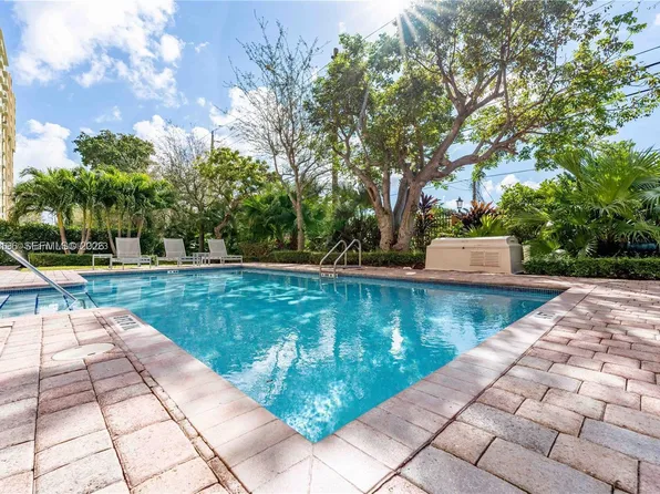 3530 SW 22nd St APT 703, Miami, FL 33145