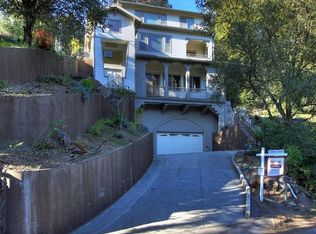 2268 Arrowhead Dr, Oakland, CA 94611