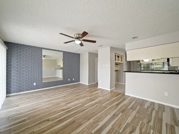 13464 Castilian Dr #2, Houston, TX 77015