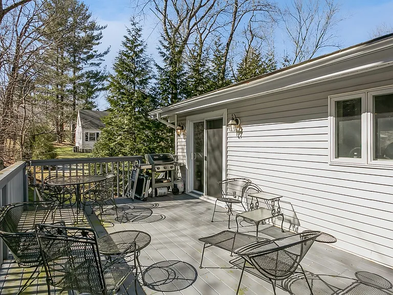 33 Brookside Pl — Photo 2