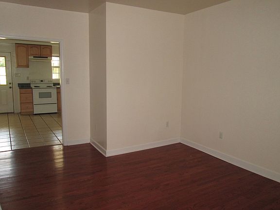 3rd image of 1305 W Leigh St