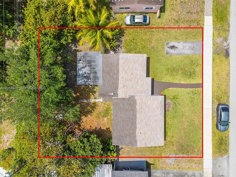 1000 NW 198th St — Photo 37