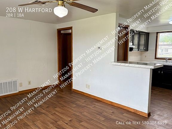 5th image of 208 W Hartford Ave