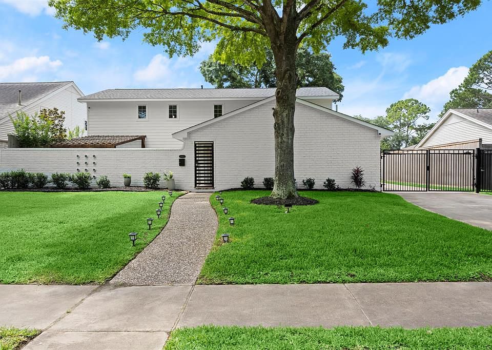 1st image of 10607 Holly Springs Dr
