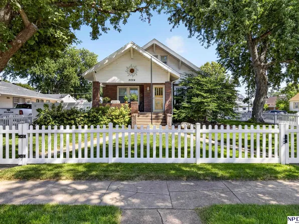 2004 N Park Ave, Fremont, NE 68025