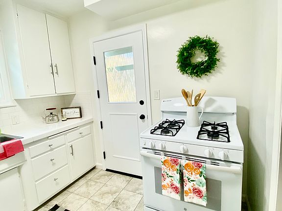 Gas stove