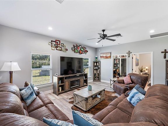 3rd image of 2525 Ranchland Acres Rd