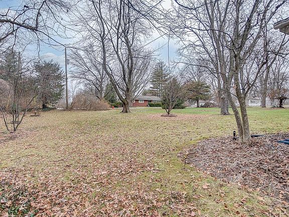 5th image of 50 Pearl Dr