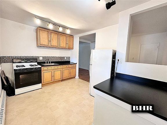 2nd image of 5710 Avenue 116 #E