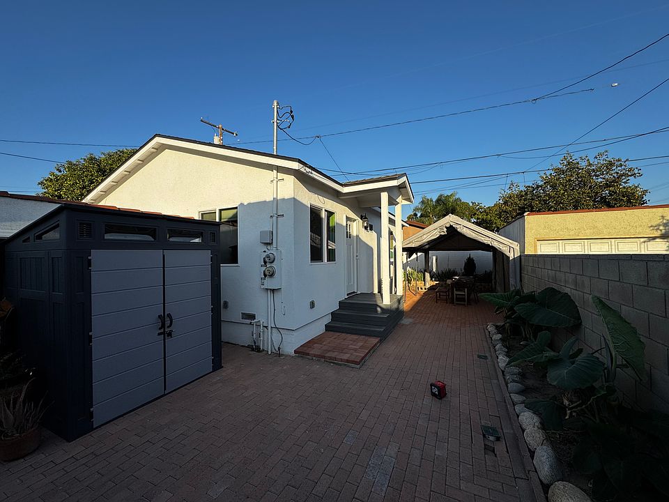 View from front with shed (included)