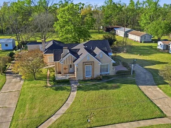 829 Bear Dr, Timpson, TX 75975