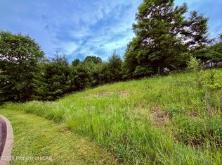 29 Orchard Ln, Dallas, PA 18612