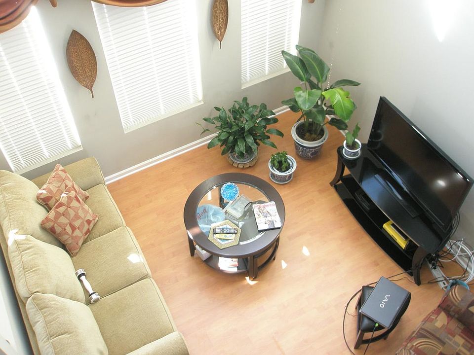 2-story family room
