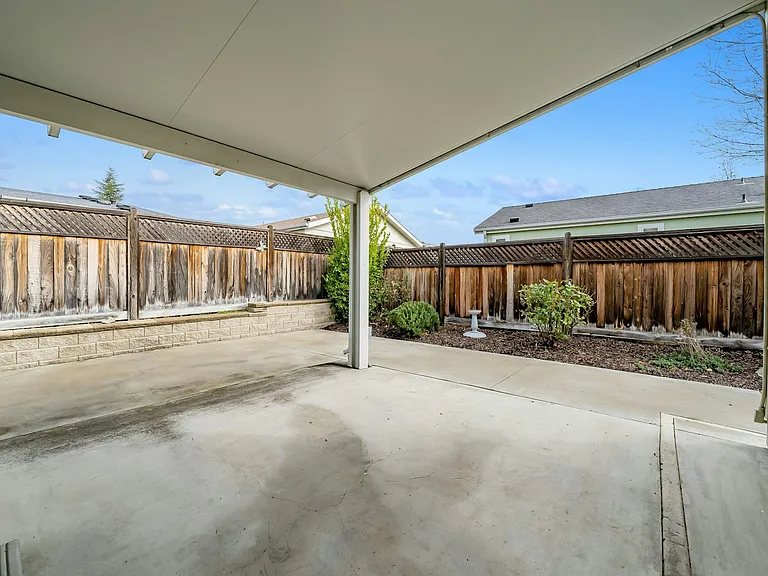 351 Lark Dr — Photo 11
