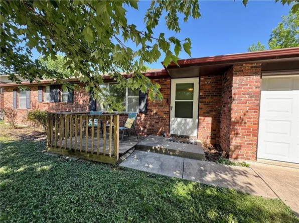 2809 Girard Ave, Leavenworth, KS 66048