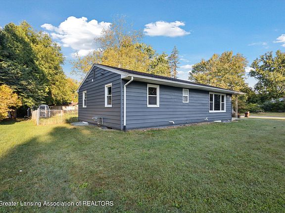 2nd image of 700 Cumberland Dr